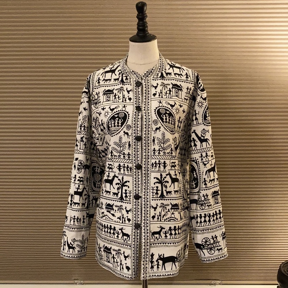 Reversible Tribal Scene Black & White coat (L)